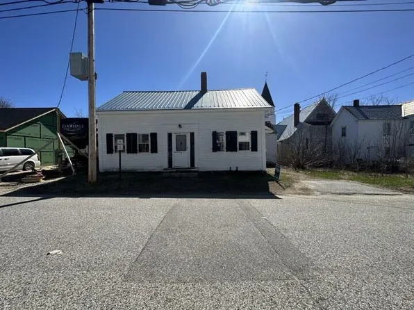 15 Deering Street, Norway, ME 04268