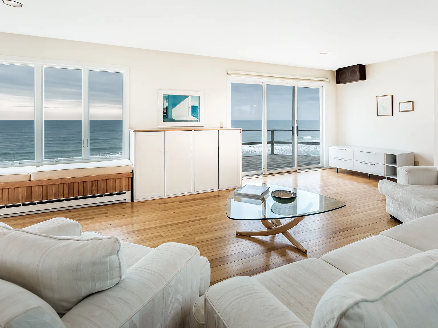 Montauk Oceanfront — Photo 2