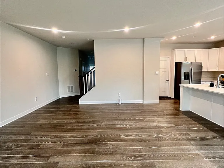 153 Melinda Ct — Photo 9
