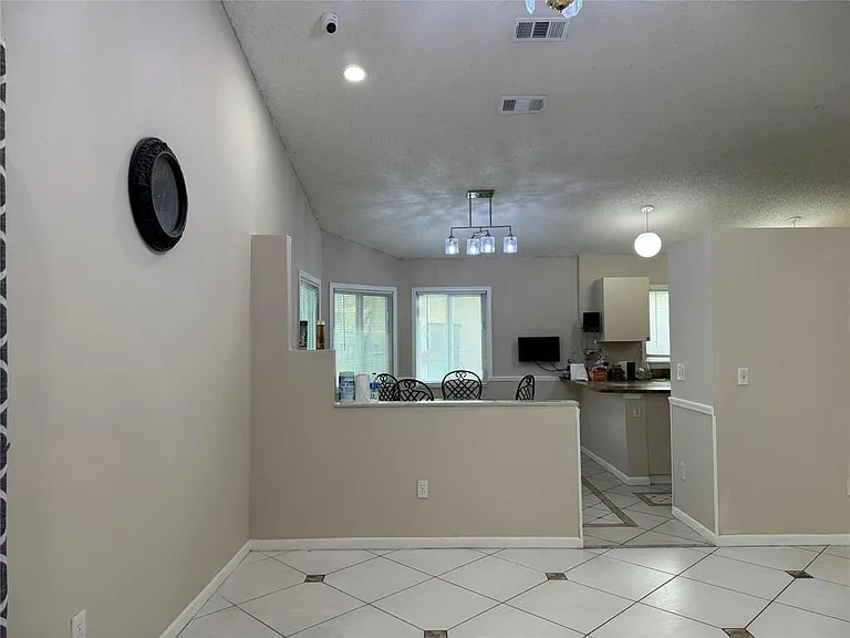 1038 W Jasmine Ln — Photo 5