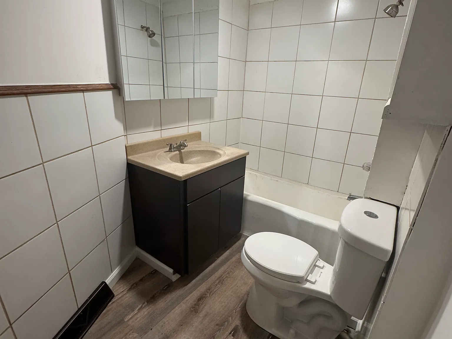 3 bed, 1347 sqft, $2,200 — Photo 2