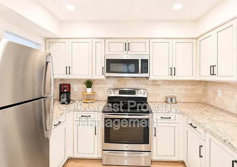 2 bed, 2.0 bath, 1171 sqft, $2,100 — Photo 3