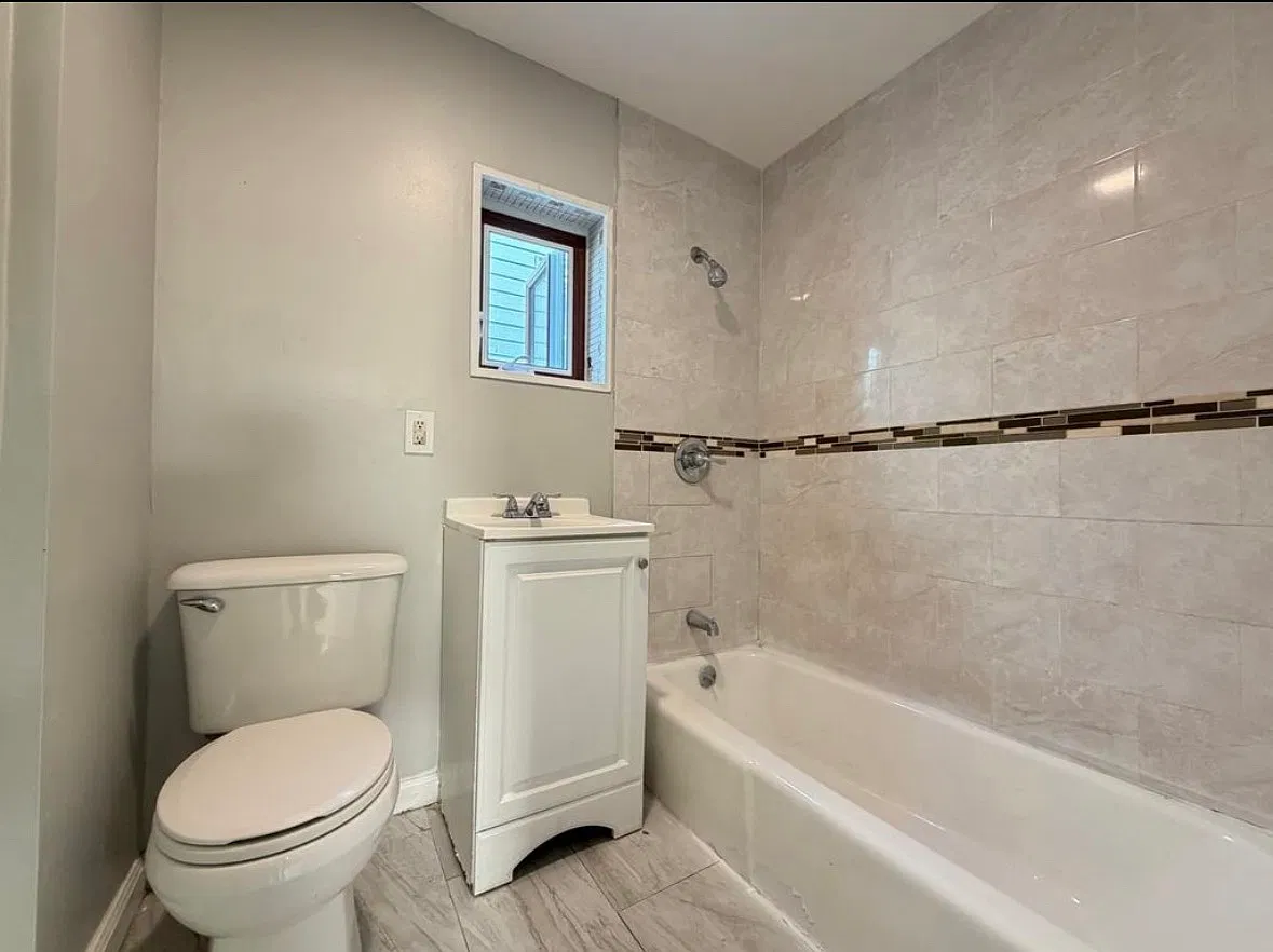 2 bed, 800 sqft, $2,250 — Photo 2