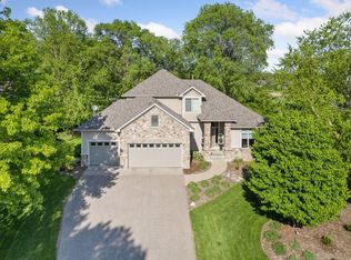 8871 Deer Run Dr, Victoria, MN 55386