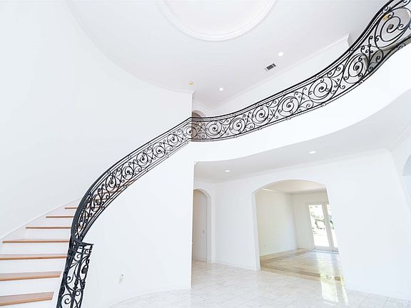 4th image of 5324 Collingwood Cir