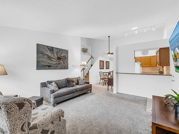 2nd image of 35255 Greenwich Ave