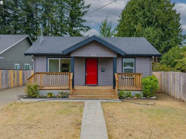561 W 4th St, Coquille, OR 97423