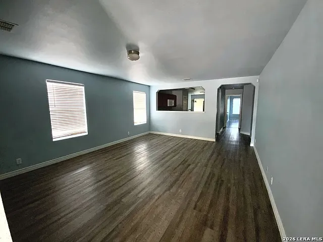 3 bed, 2.0 bath, 1459 sqft, $1,597 — Photo 4