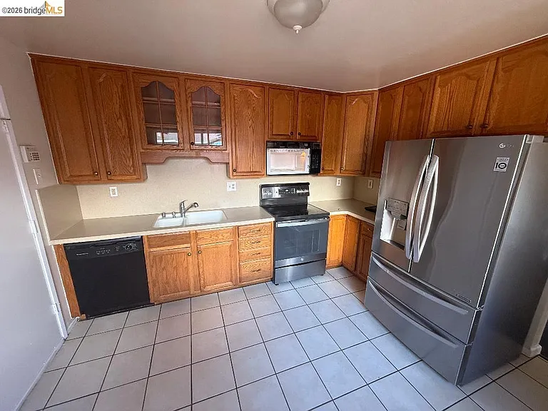 2112 Banyan Way — Photo 2