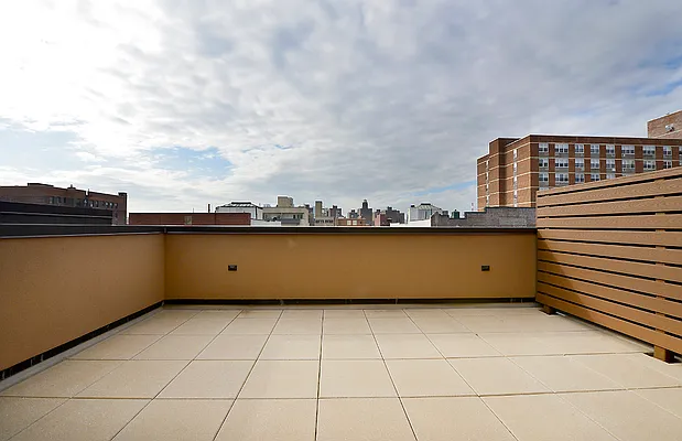 Rented by Sumitomo Real Estate Sales | media 11