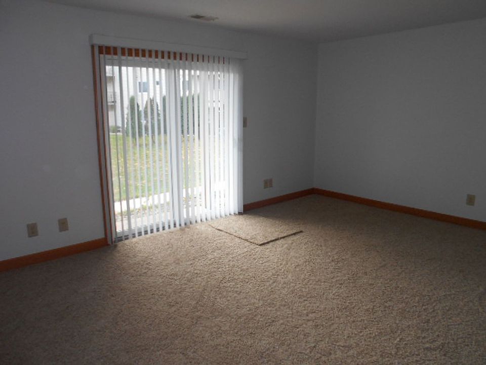 2nd image of 525 Colby Rd #4