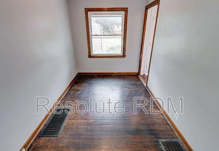 201 S Emerson Ave — Photo 9
