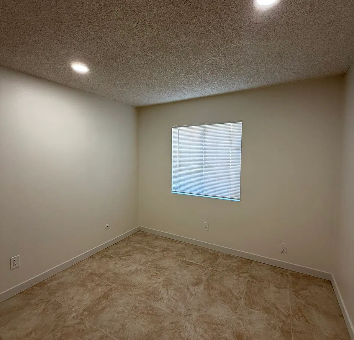 2 bed, 779 sqft, $2,000 — Photo 2