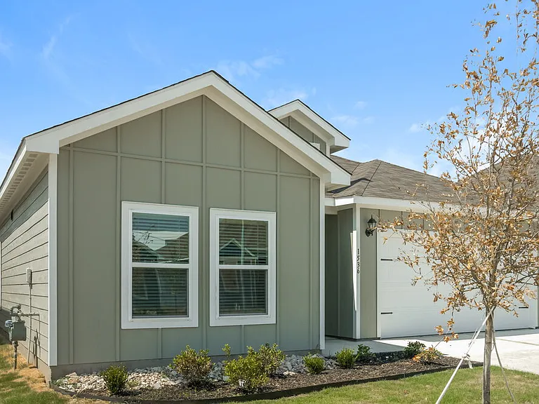 1536 Harvester Dr — Photo 3