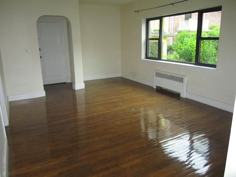 1st image of 106 Longwood Ave APT 02