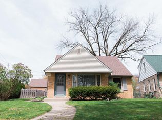 2334 W Kendall Ave, Glendale, WI 53209