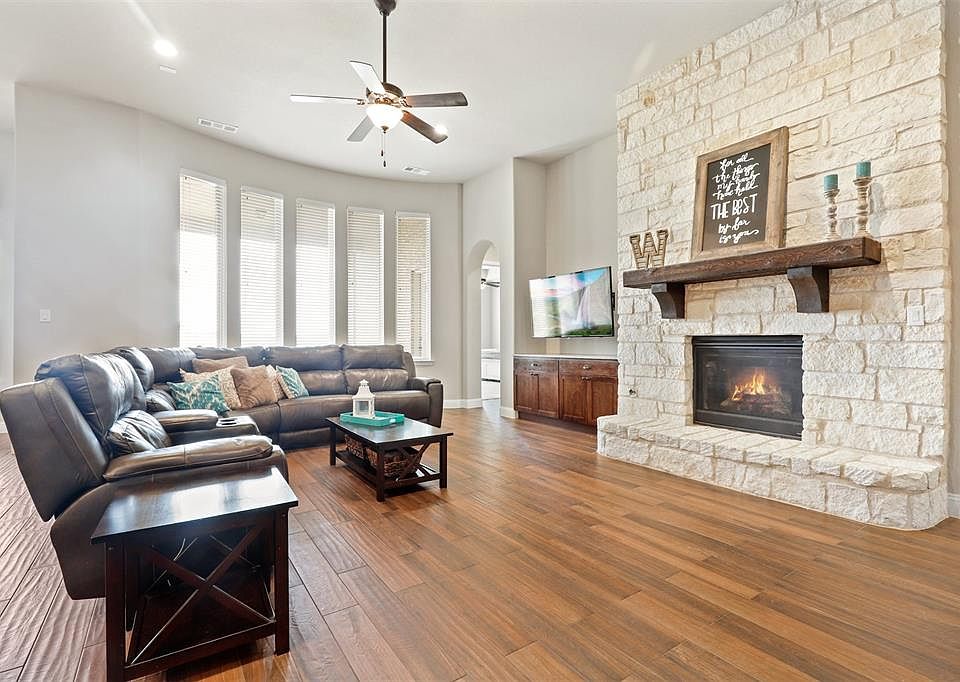 1st image of 9608 Croswell St