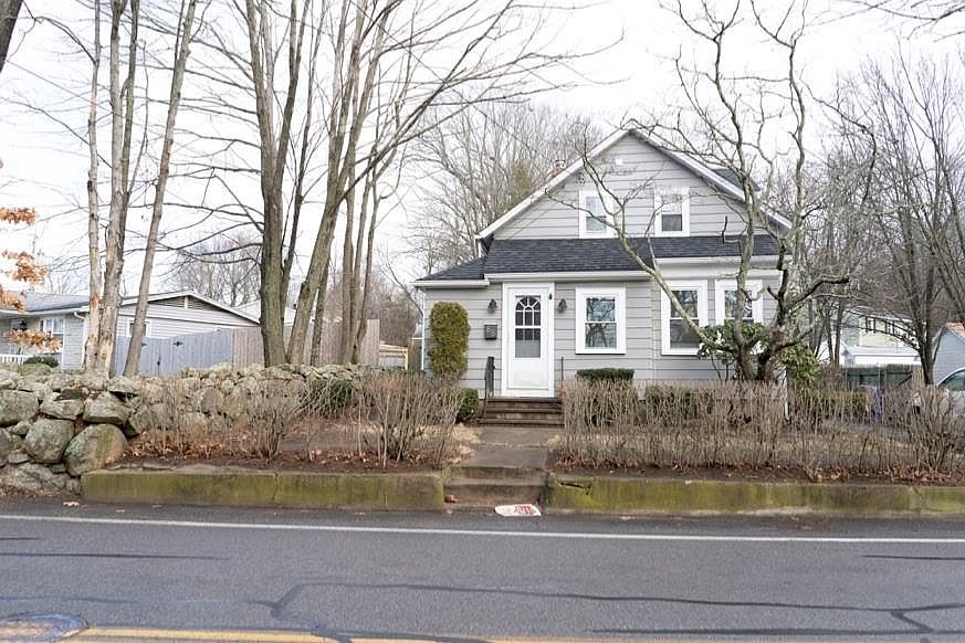 66 E Greenwich Ave, West Warwick, RI 02893 Zillow