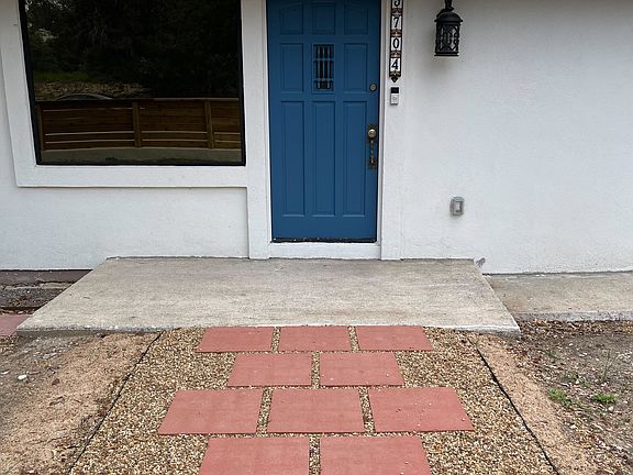 3rd image of 3704 San Antonio St