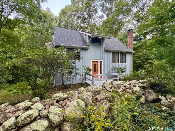 882 Moose Hill Road, Guilford, CT 06437