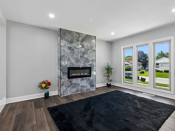 4th image of 291 Clyde Ave