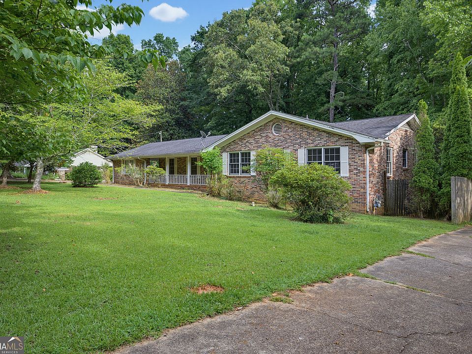 1st image of 140 Horseshoe Cir