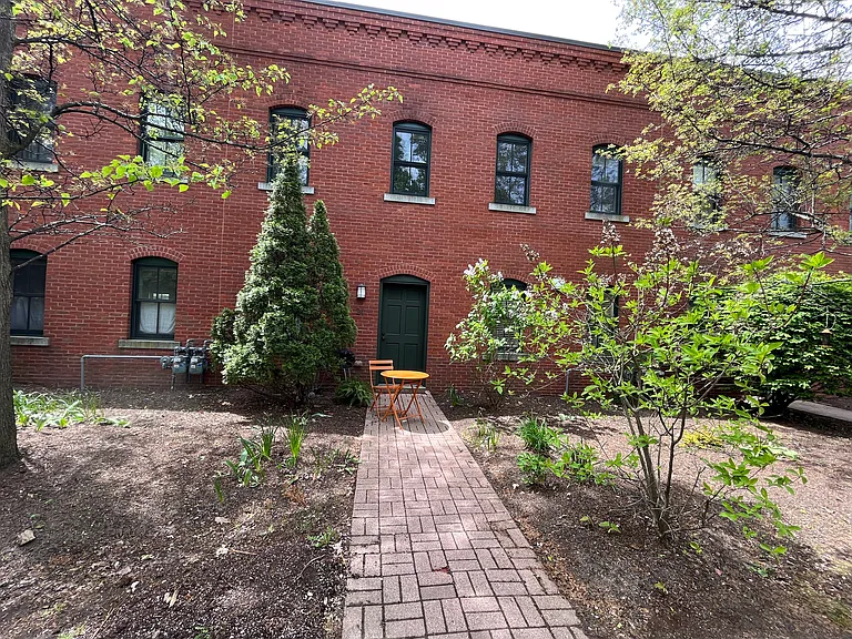 24 Strong Ave — Photo 2