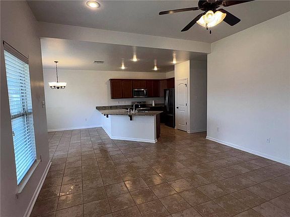 4th image of 42198 Atmore Pl