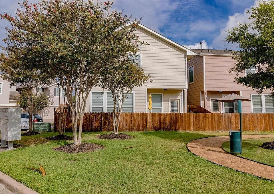 1st image of 10065 Hillside Bayou Dr