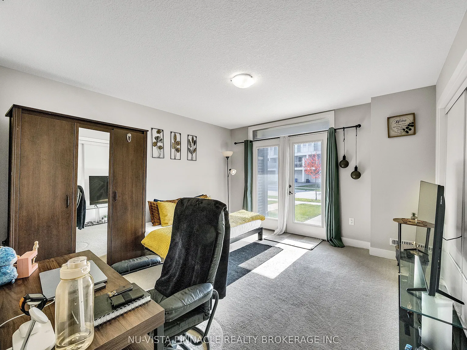 4 bed, $2,450 — Photo 4