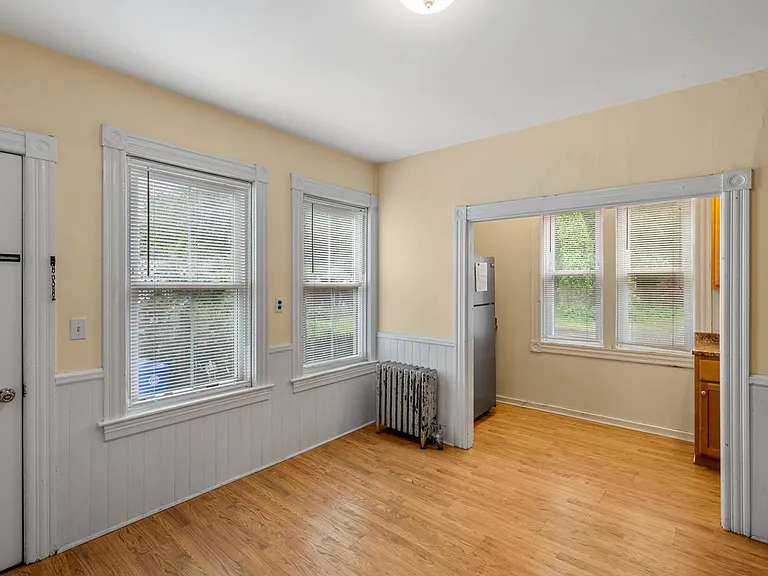10 Lincoln Ave — Photo 20