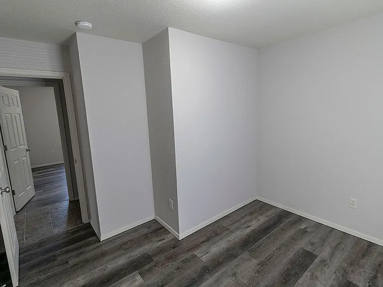 215 N West Blvd — Photo 18