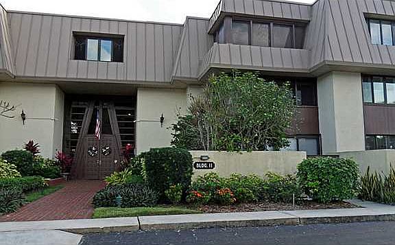 4th image of 11 SE Saint Lucie Blvd