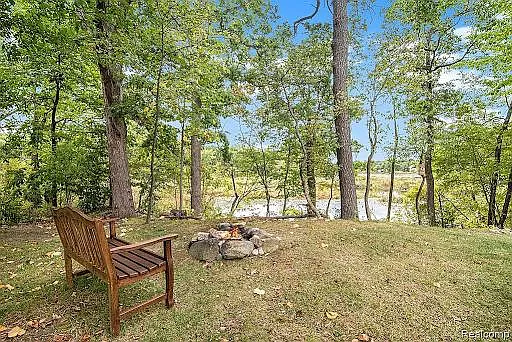 1002 Waters Edge Ln — Photo 17