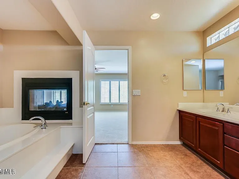 1705 E Coconino Dr — Photo 32