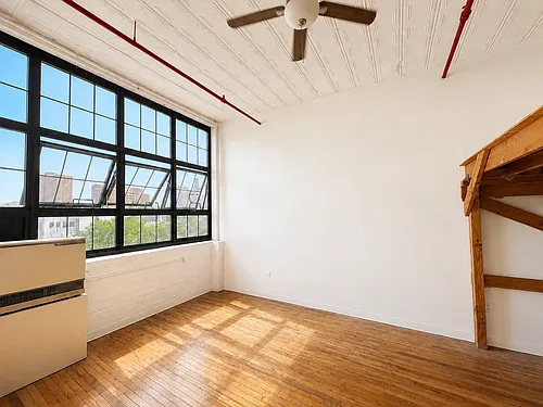 248 McKibbin St #4R Photo 1