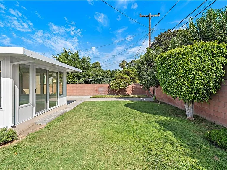 5722 Faculty Ave — Photo 20