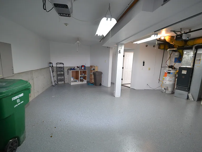 3504 Beach Dr SW — Photo 29