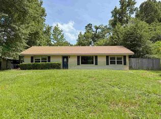 409 W Henderson St, Overton, TX 75684