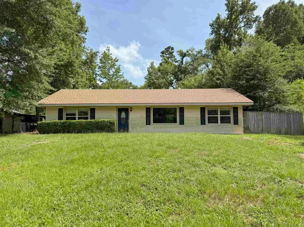 409 W Henderson St, Overton, TX 75684