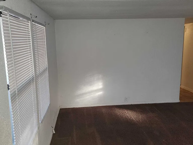 11202 Private Road 6104 — Photo 8