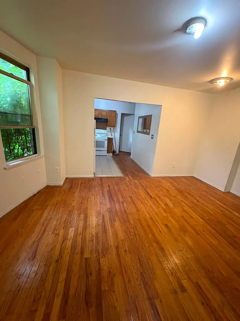 1 bed, 1.0 bath, $2,400 — Photo 1