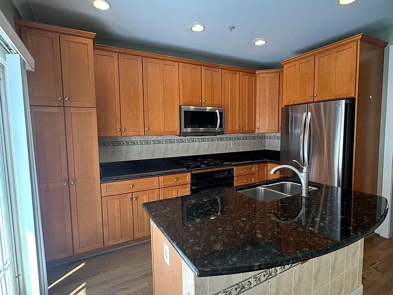 1322 N Danville St — Photo 8