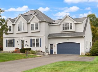47 Hadley Rd, Pepperell, MA 01463