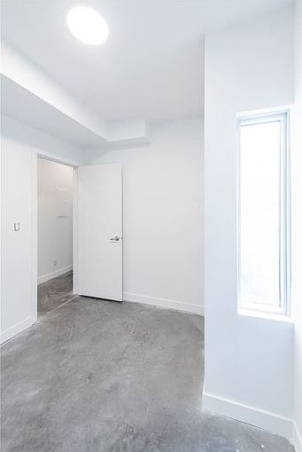 2nd image of 3333 Dundas St W