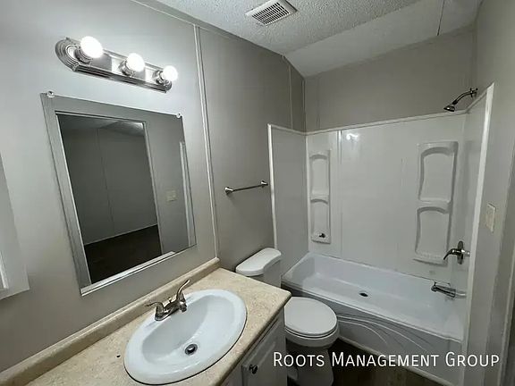 4th image of 115 W Loudon Ave #K082-k82