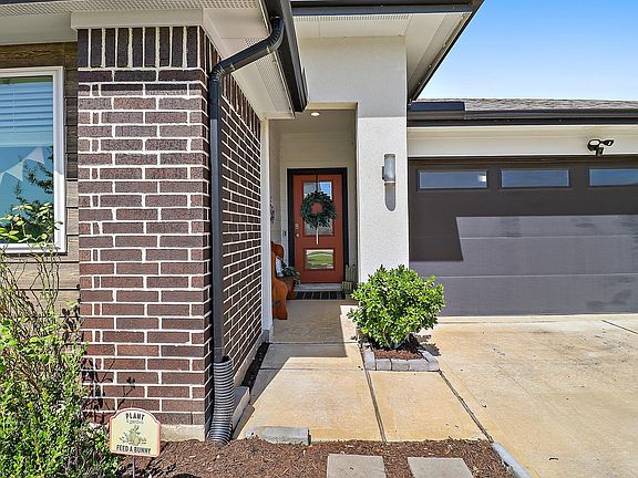 5th image of 407 Turtle Oak Ln