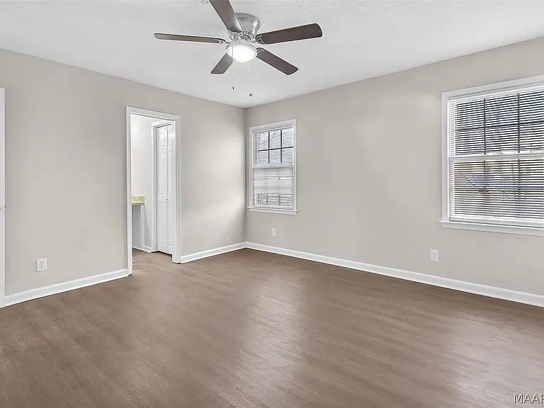 6125 Greta Pl — Photo 21