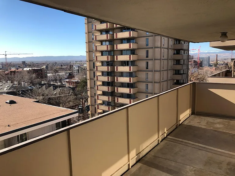 Residence at Governors Park — Photo 24
