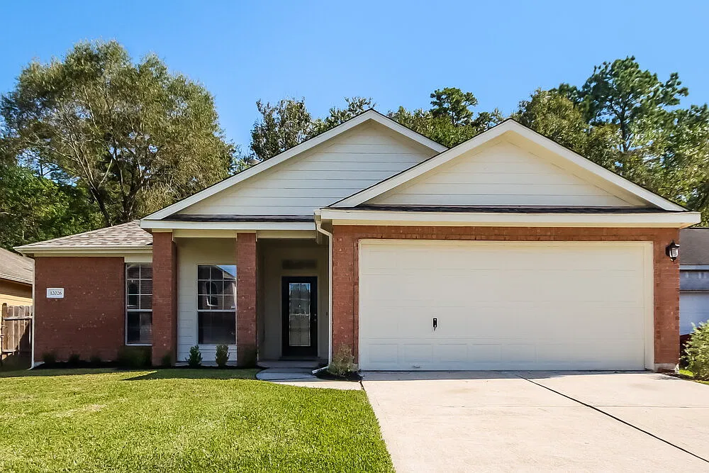 3 bed, 2.0 bath, 1702 sqft, $1,830 — Photo 1